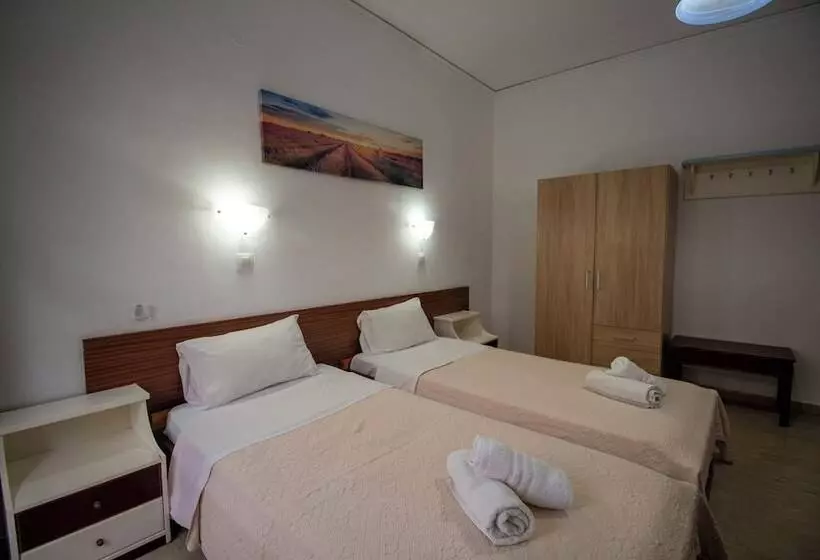 Majatalo Harry's Bar & Apartments