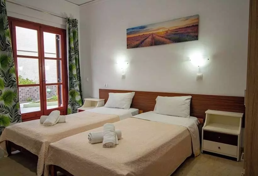 Majatalo Harry's Bar & Apartments