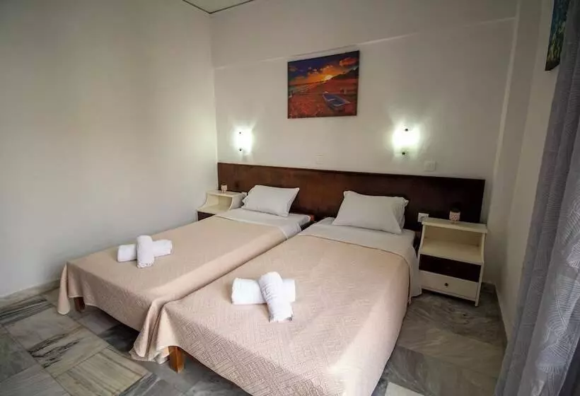 Majatalo Harry's Bar & Apartments