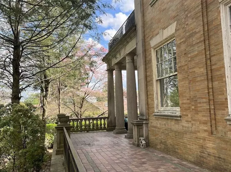 Majatalo The Dery House