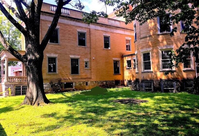 Пансион The Dery House