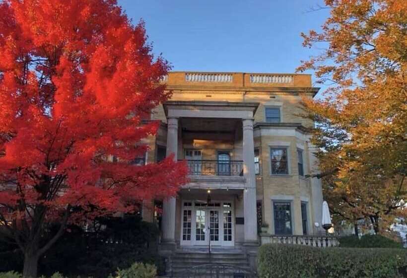 Пансион The Dery House