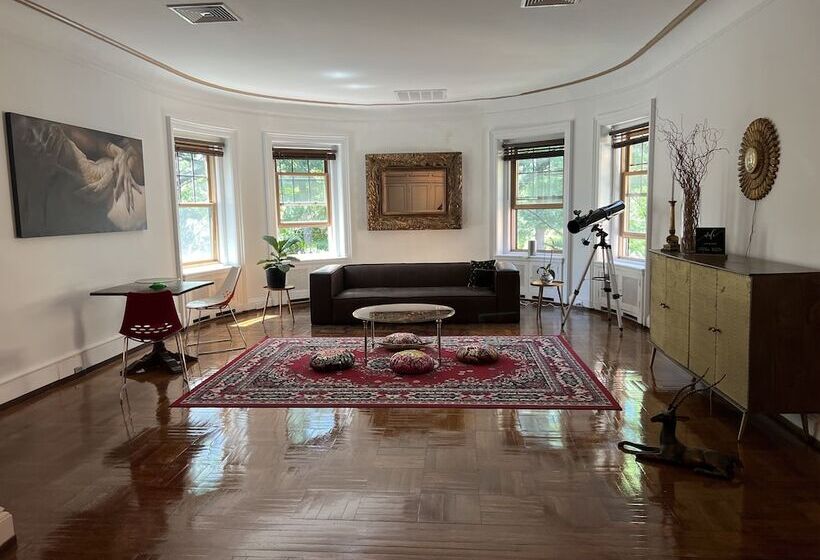 Пансион The Dery House