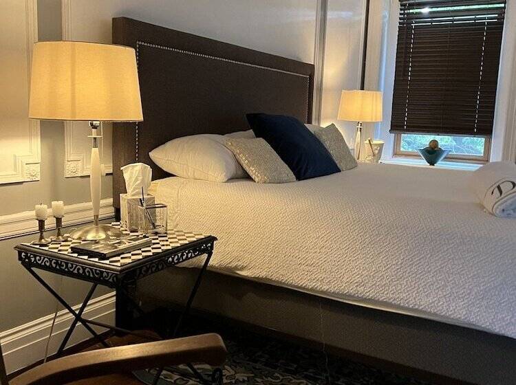 Пансион The Dery House