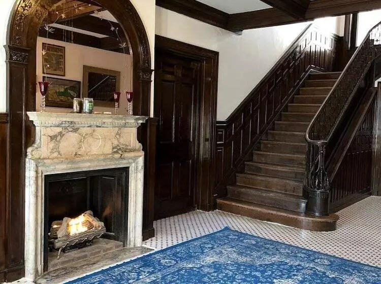 Majatalo The Dery House