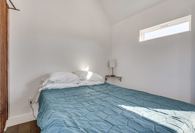 Pet Friendly Brentwood Home ~ 7 Mi To Downtown!