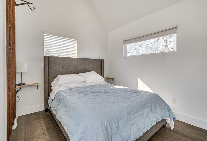 Pet Friendly Brentwood Home ~ 7 Mi To Downtown!