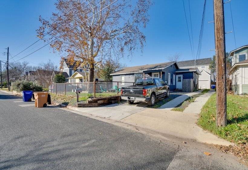 Pet Friendly Brentwood Home ~ 7 Mi To Downtown!