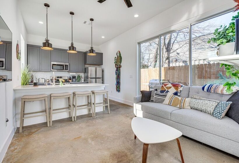 Pet Friendly Brentwood Home ~ 7 Mi To Downtown!