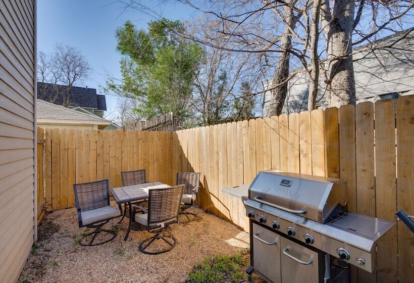 Pet Friendly Brentwood Home ~ 7 Mi To Downtown!