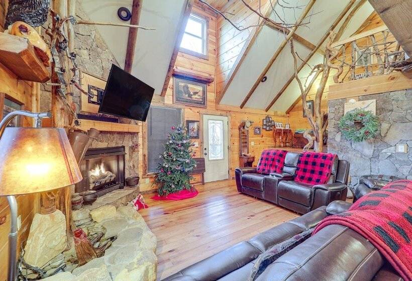 Pet Friendly Butler Cabin W/ Hot Tub, Walk To Lake