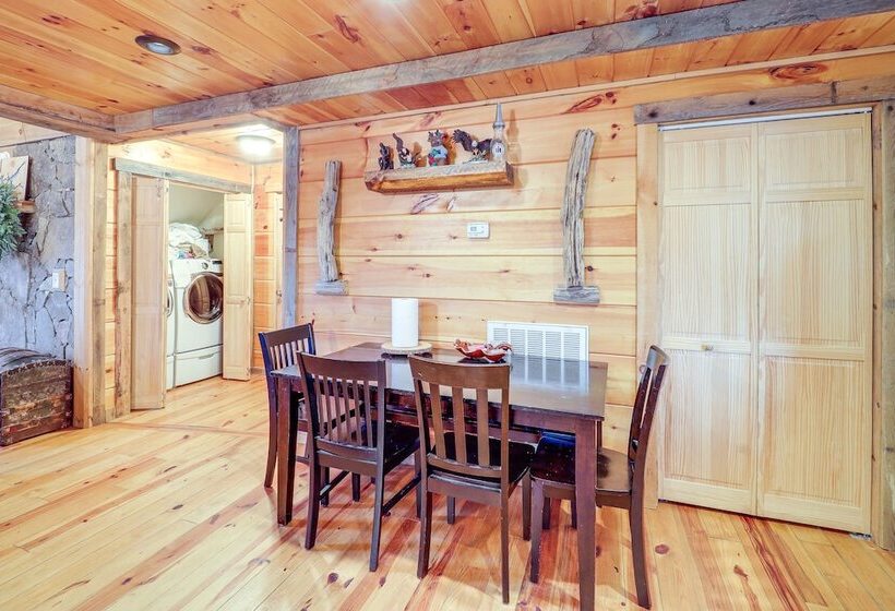 Pet Friendly Butler Cabin W/ Hot Tub, Walk To Lake