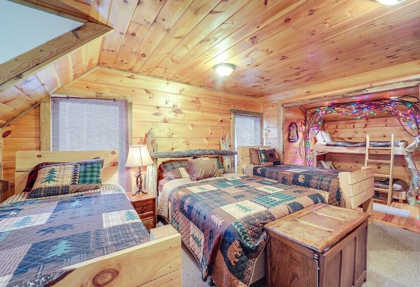 Pet Friendly Butler Cabin W/ Hot Tub, Walk To Lake