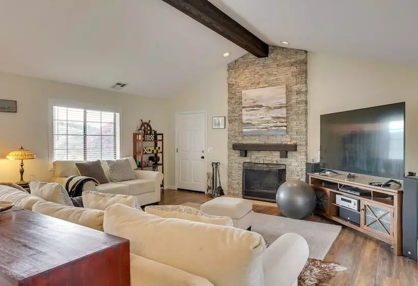 Pet Friendly Temecula Home In Wine Country!