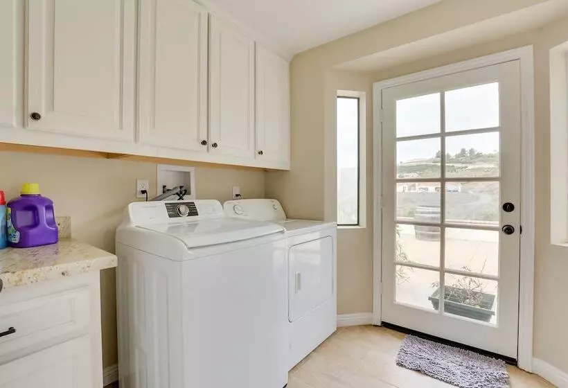 Pet Friendly Temecula Home In Wine Country!