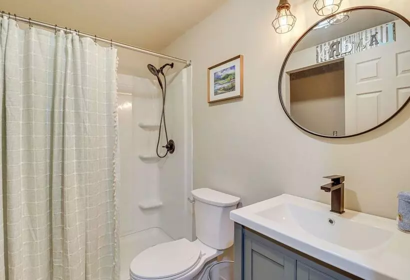 1/2 Mi To Bear Creek Lake: Gem W/ Fire Pit!