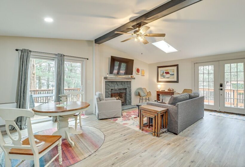 1/2 Mi To Bear Creek Lake: Gem W/ Fire Pit!