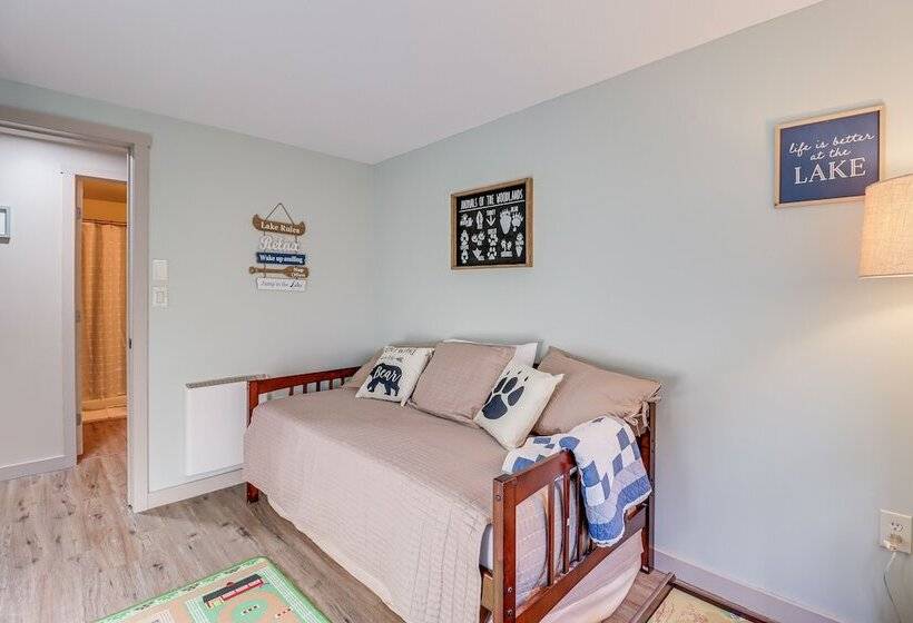 1/2 Mi To Bear Creek Lake: Gem W/ Fire Pit!