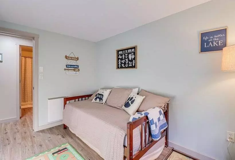 1/2 Mi To Bear Creek Lake: Gem W/ Fire Pit!