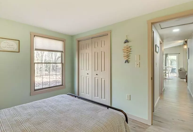 1/2 Mi To Bear Creek Lake: Gem W/ Fire Pit!