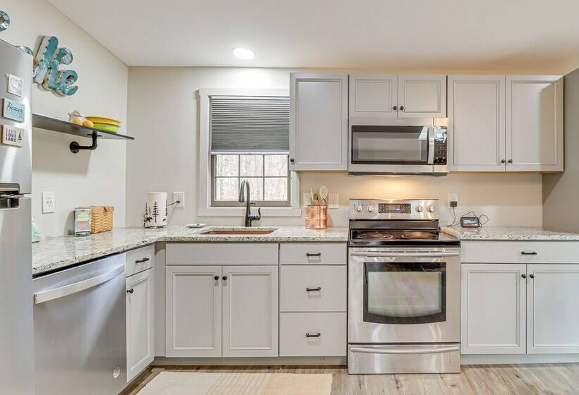 1/2 Mi To Bear Creek Lake: Gem W/ Fire Pit!