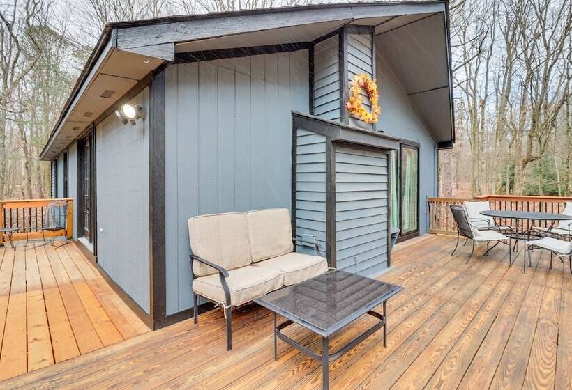 1/2 Mi To Bear Creek Lake: Gem W/ Fire Pit!