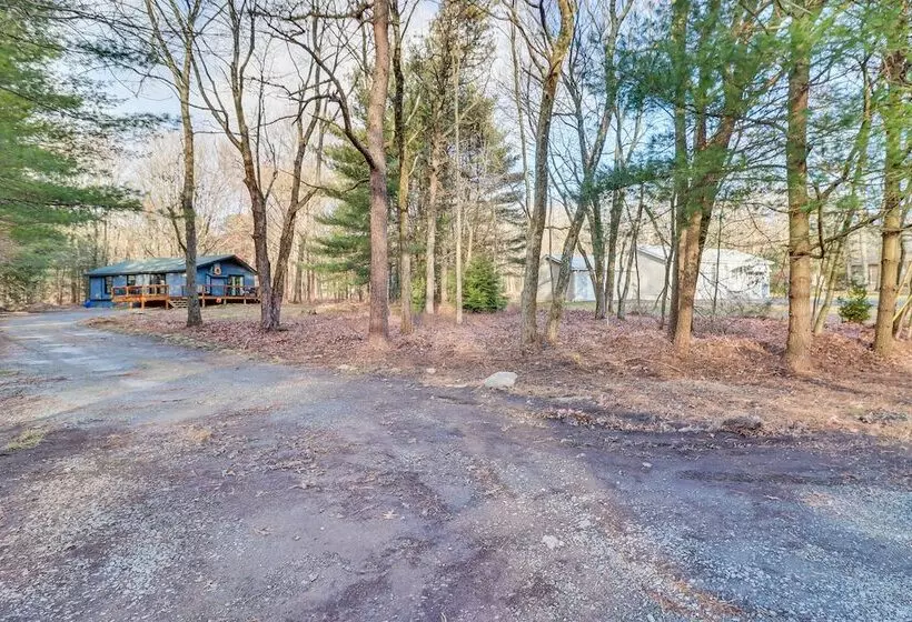 1/2 Mi To Bear Creek Lake: Gem W/ Fire Pit!