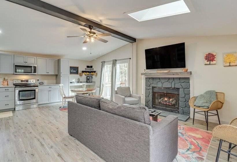 1/2 Mi To Bear Creek Lake: Gem W/ Fire Pit!