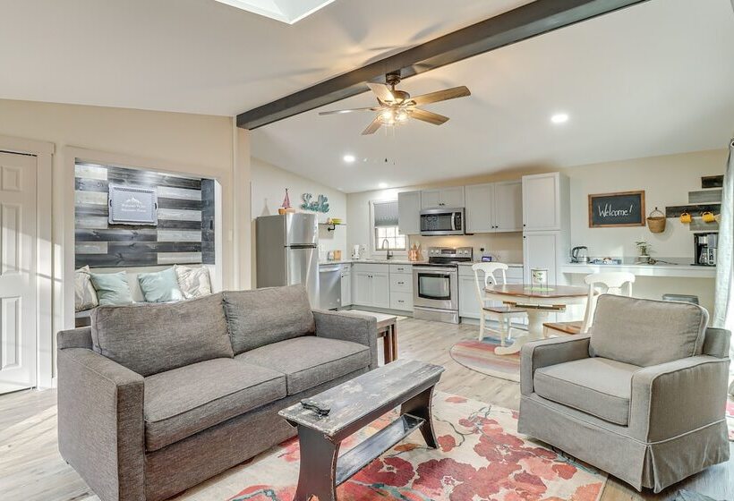 1/2 Mi To Bear Creek Lake: Gem W/ Fire Pit!