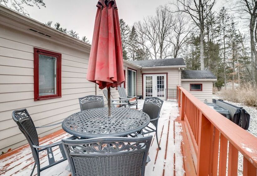 Rector Home W/ Hot Tub ~ 6 Mi To Ligonier!