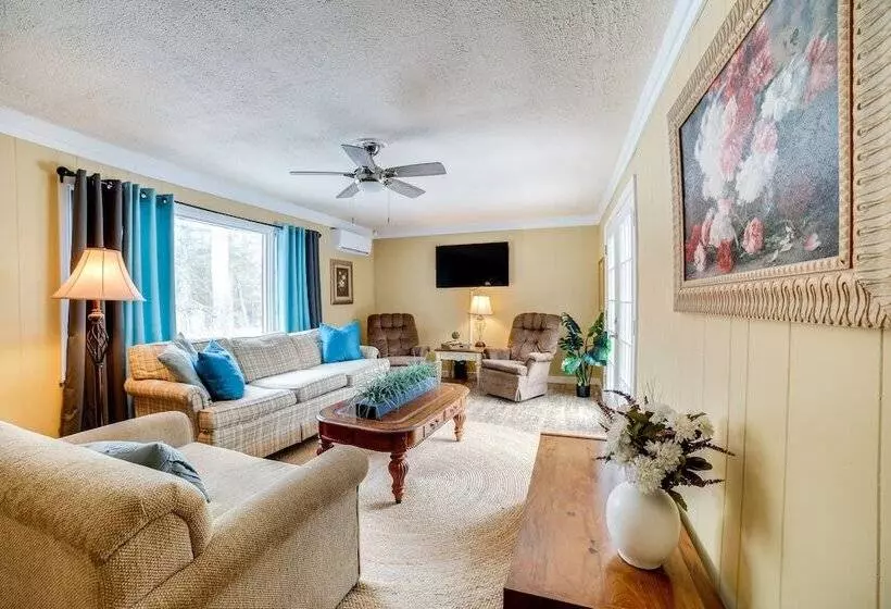 Rector Home W/ Hot Tub ~ 6 Mi To Ligonier!