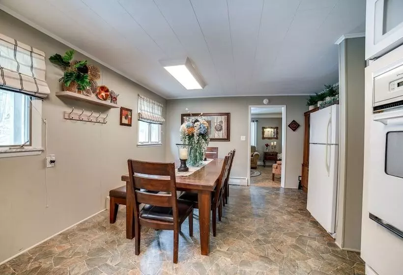 Rector Home W/ Hot Tub ~ 6 Mi To Ligonier!