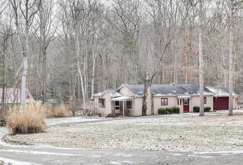 Rector Home W/ Hot Tub ~ 6 Mi To Ligonier!