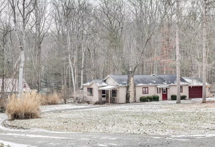 Rector Home W/ Hot Tub ~ 6 Mi To Ligonier!