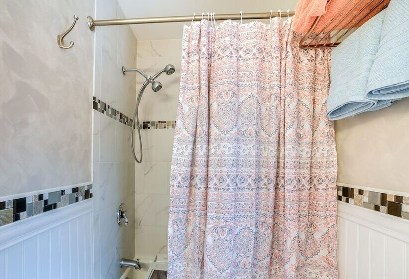 Rector Home W/ Hot Tub ~ 6 Mi To Ligonier!