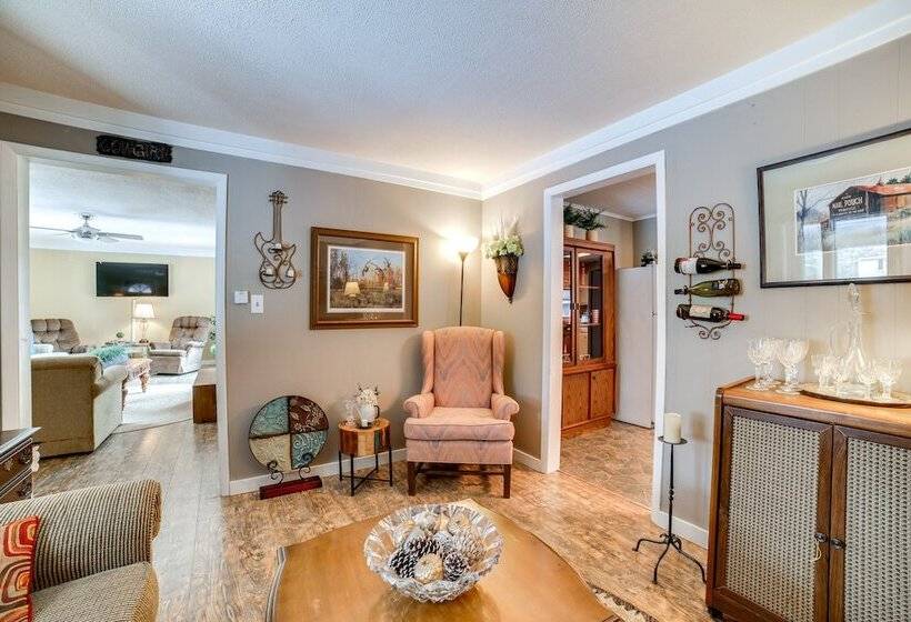 Rector Home W/ Hot Tub ~ 6 Mi To Ligonier!