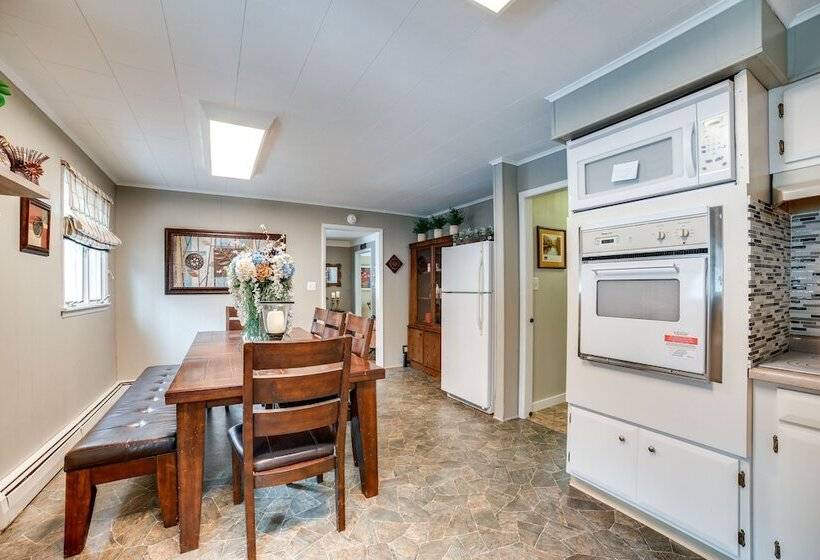 Rector Home W/ Hot Tub ~ 6 Mi To Ligonier!