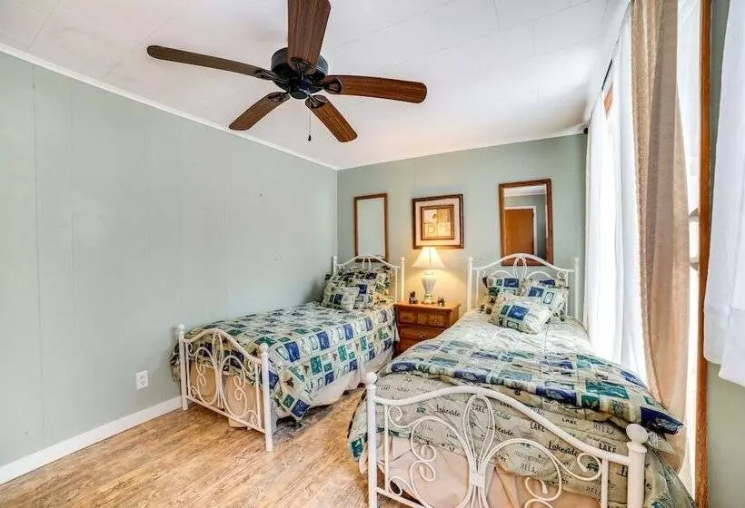 Rector Home W/ Hot Tub ~ 6 Mi To Ligonier!