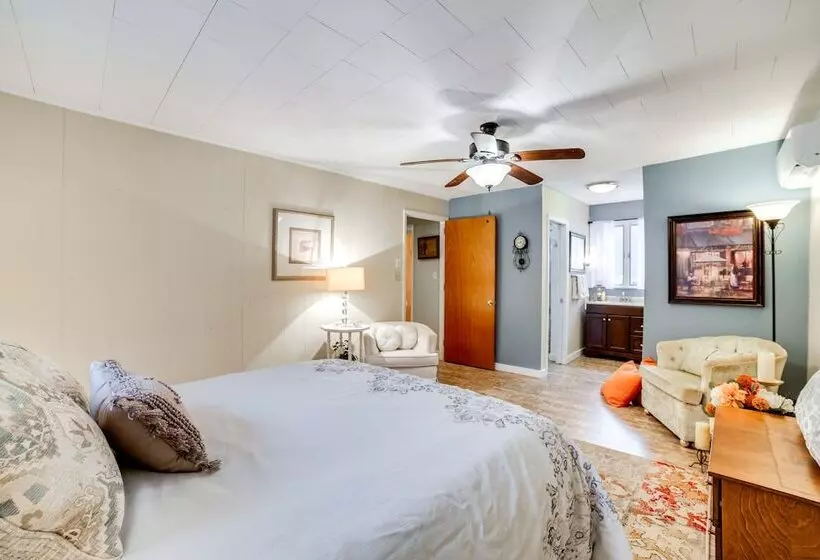 Rector Home W/ Hot Tub ~ 6 Mi To Ligonier!