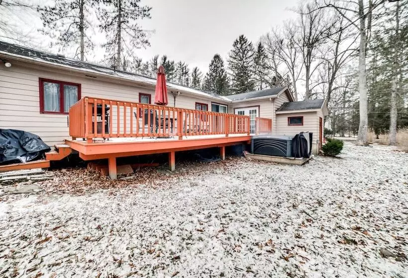 Rector Home W/ Hot Tub ~ 6 Mi To Ligonier!