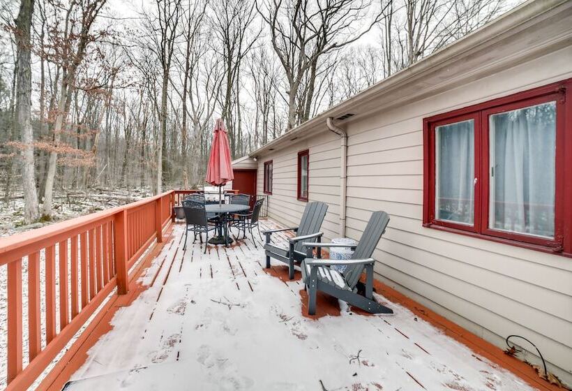 Rector Home W/ Hot Tub ~ 6 Mi To Ligonier!