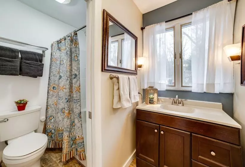 Rector Home W/ Hot Tub ~ 6 Mi To Ligonier!