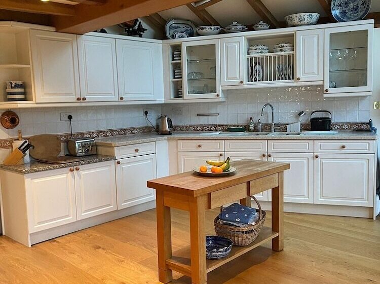 레지던스 Luxury Brick And Flint House In Funtington