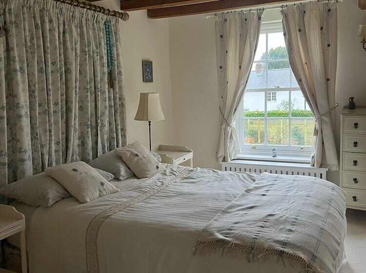 레지던스 Luxury Brick And Flint House In Funtington