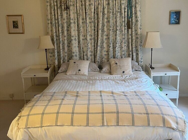 레지던스 Luxury Brick And Flint House In Funtington