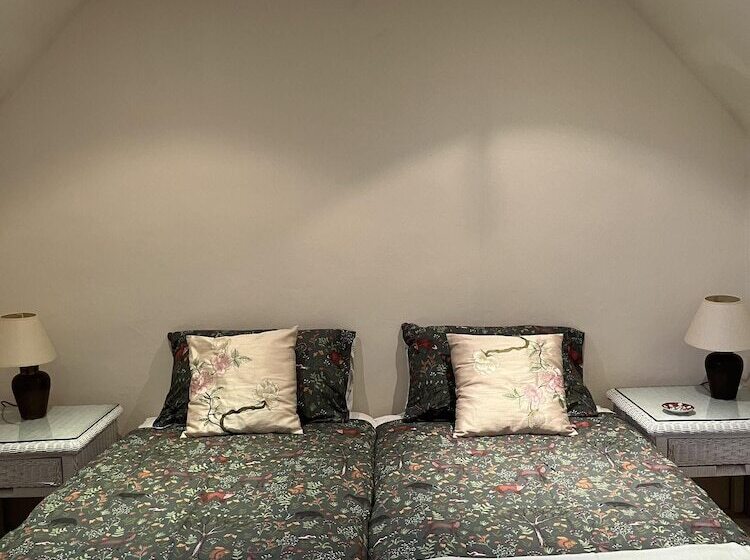 레지던스 Luxury Brick And Flint House In Funtington