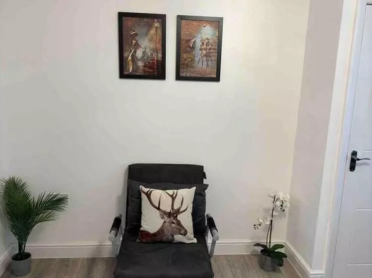 Residenssi Ldeal Home For Large Groups,families & Contractors