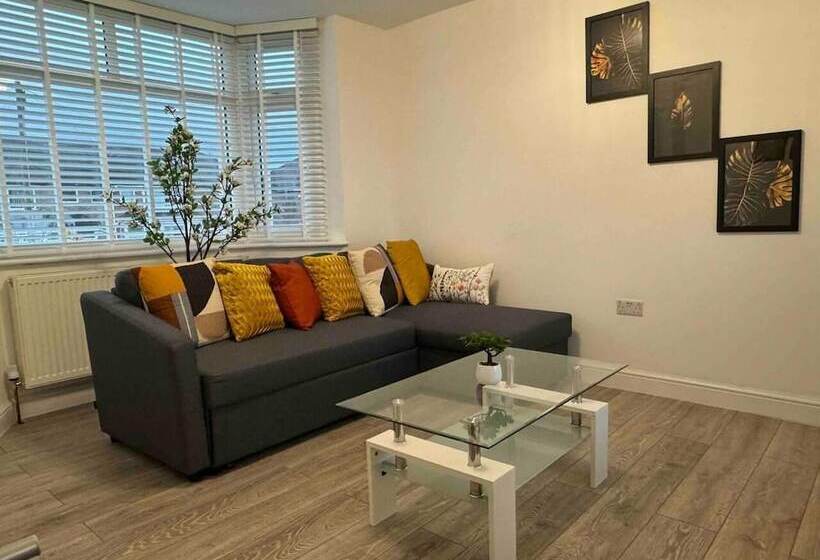 레지던스 Ldeal Home For Large Groups,families & Contractors