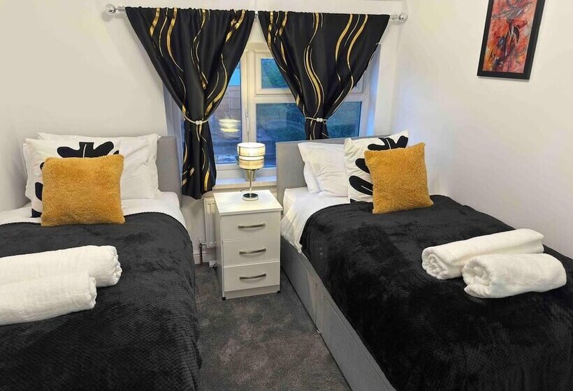 레지던스 Ldeal Home For Large Groups,families & Contractors