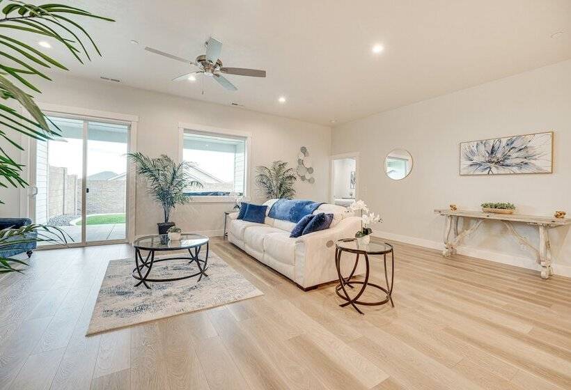 Richland Home W/ Hot Tub: Wineries, Hikes & More!